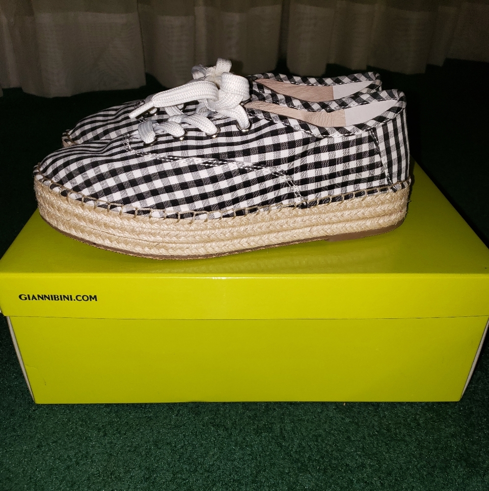 Shoes - Picture 3 of 5